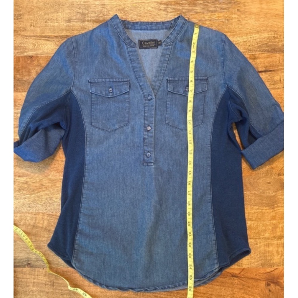 Cavalini Denim Collection Medium Wash Chambray Knit Side Panel Top M - Picture 8 of 12